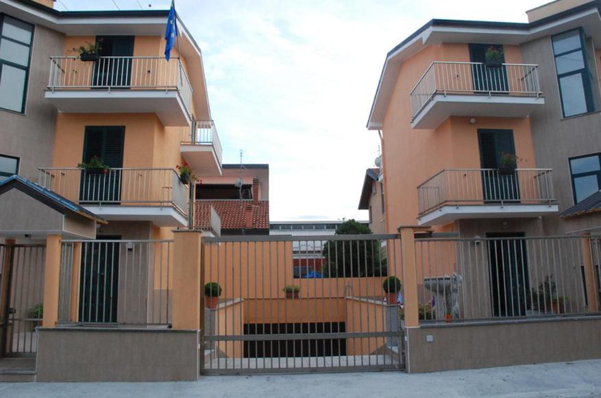Affittacamere Pone Sesto San Giovanni Exteriör bild